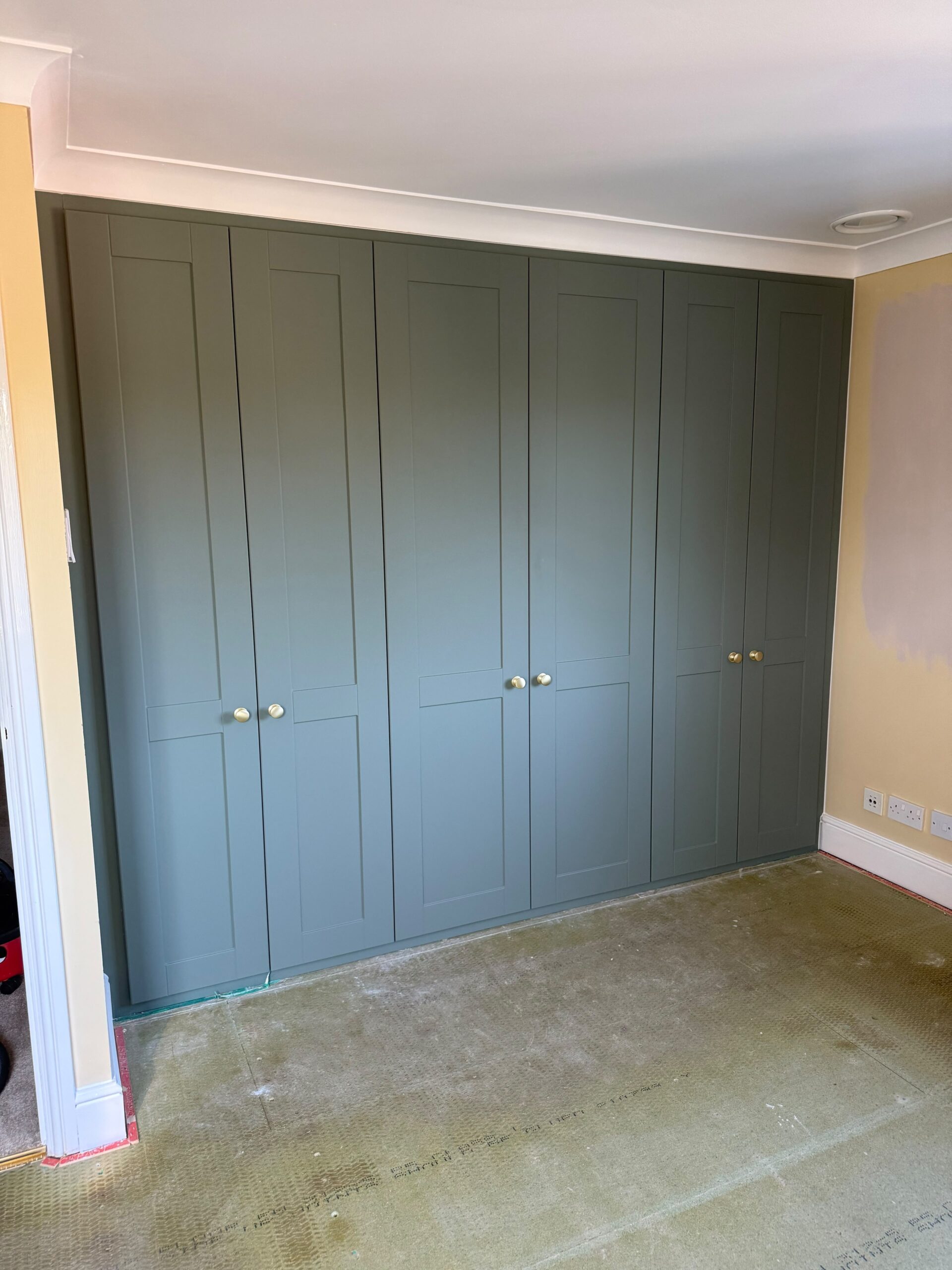 Bespoke fitted wardrobe made to measure in Chatham, Kent